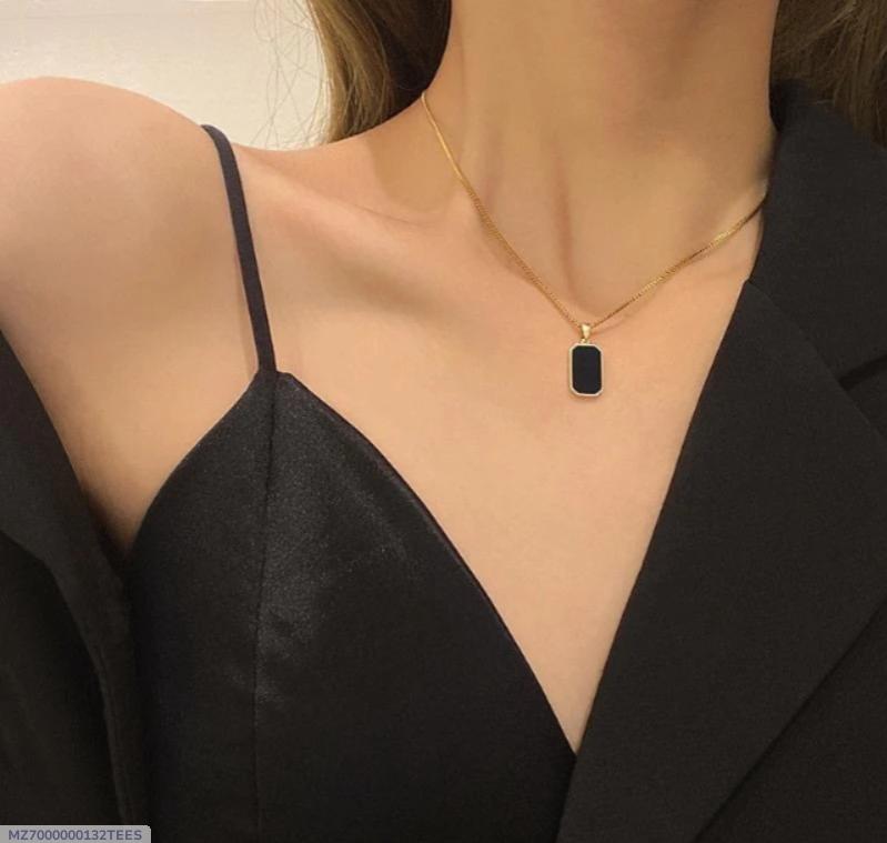 Stylish Black Stone Pendant - Gold Plated, 1 Pc