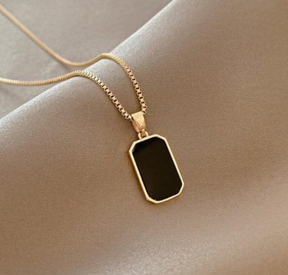 Stylish Black Stone Pendant - Gold Plated, 1 Pc